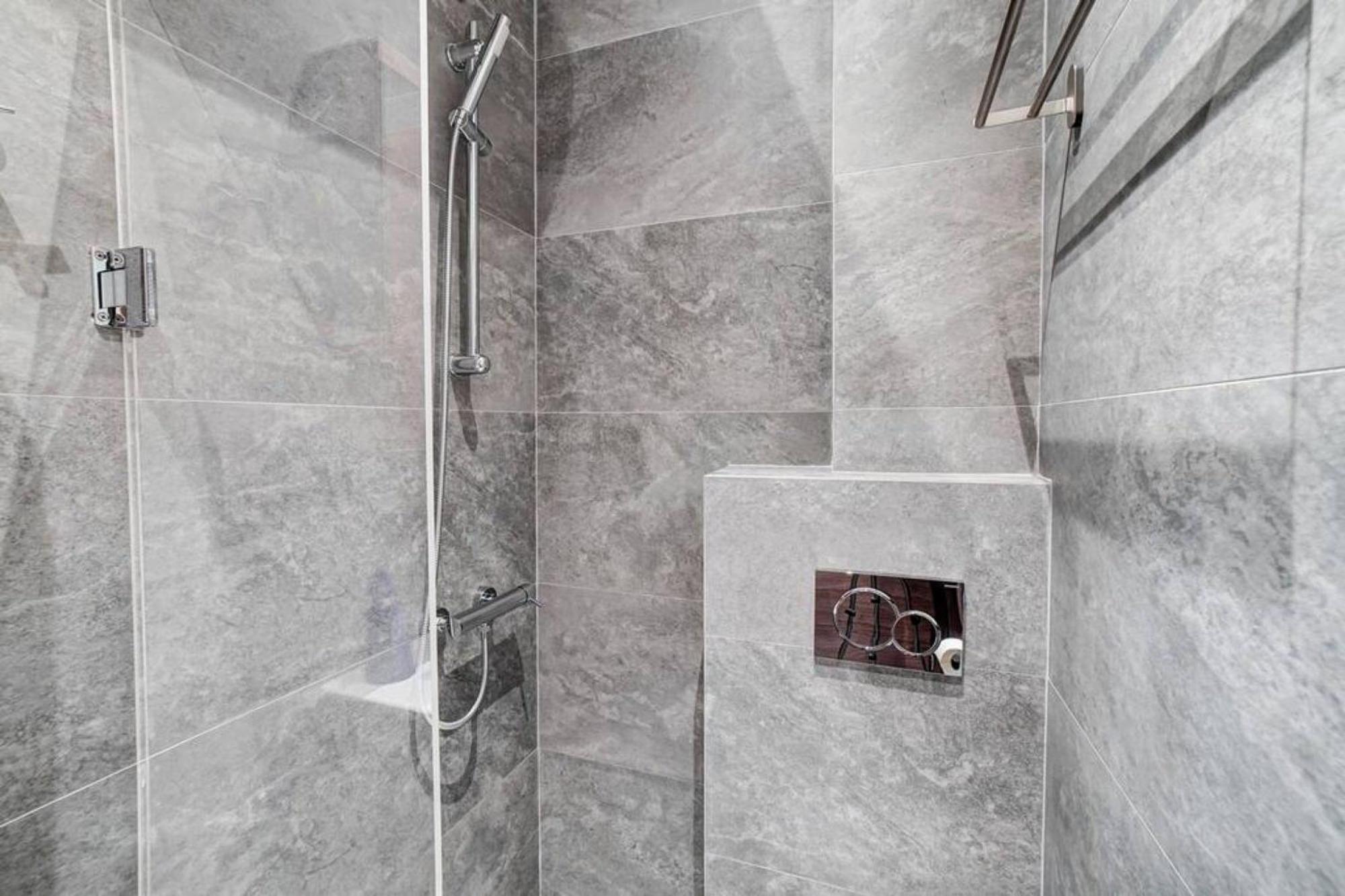 Classy And Stylish Next To Hilton Apartment *