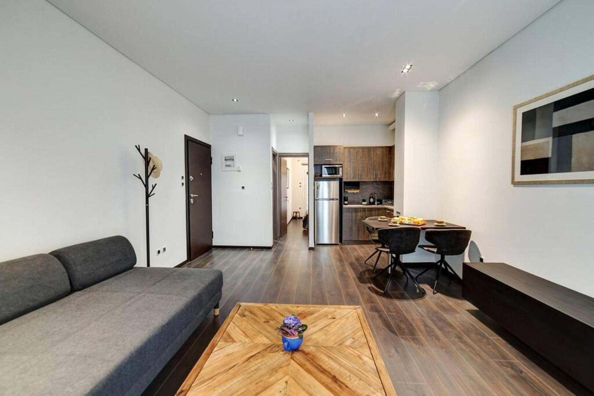 Apartment Classy And Stylish Next To Hilton Athens
